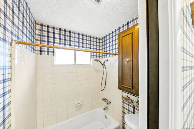 602 Coach Rd, San Antonio, TX 78216