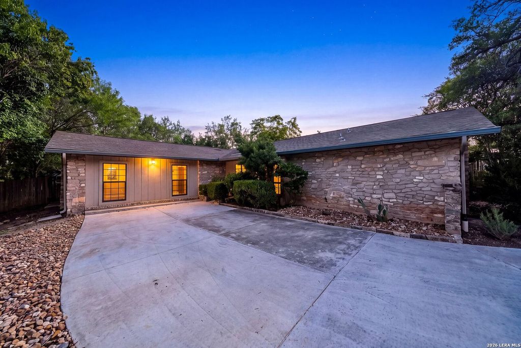 602 Coach Rd, San Antonio, TX 78216