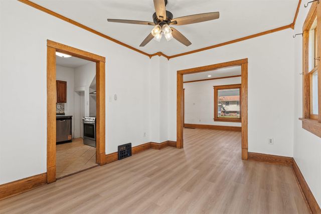 1835 W 3rd Street, Waterloo, IA 50701