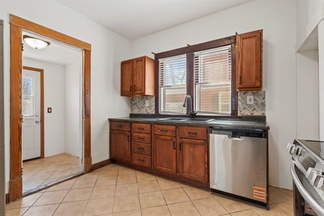 1835 W 3rd Street, Waterloo, IA 50701