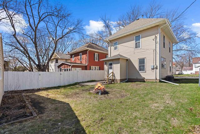 1835 W 3rd Street, Waterloo, IA 50701