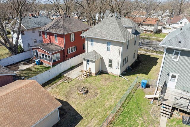 1835 W 3rd Street, Waterloo, IA 50701