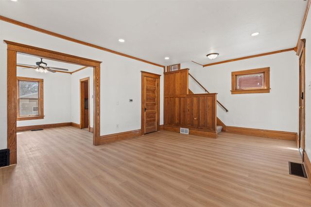 1835 W 3rd Street, Waterloo, IA 50701