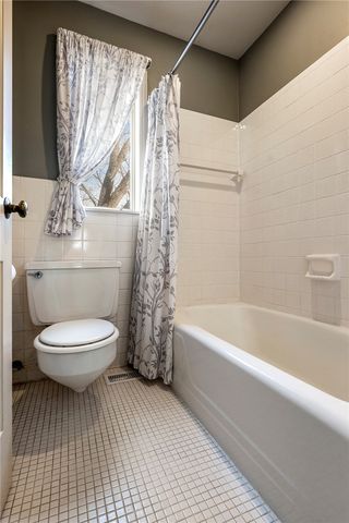 115 S Garrett Street, Siloam Springs, AR 72761