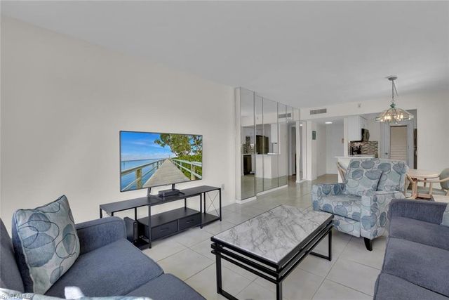 1300 Gulf Shore BLVD N 205, Naples, FL 34102