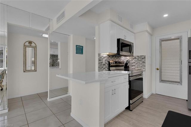 1300 Gulf Shore BLVD N 205, Naples, FL 34102