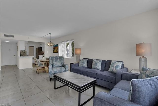 1300 Gulf Shore BLVD N 205, Naples, FL 34102
