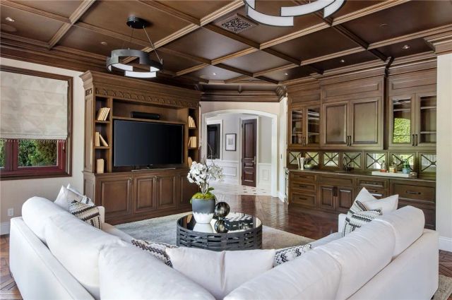 500 N Poinsettia Avenue, Manhattan Beach, CA 90266