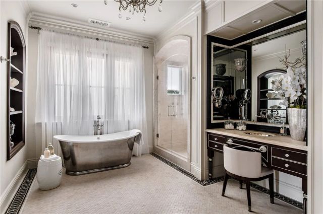 500 N Poinsettia Avenue, Manhattan Beach, CA 90266