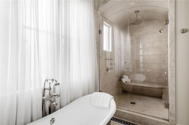 500 N Poinsettia Avenue, Manhattan Beach, CA 90266