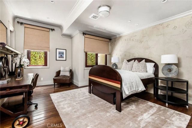 500 N Poinsettia Avenue, Manhattan Beach, CA 90266