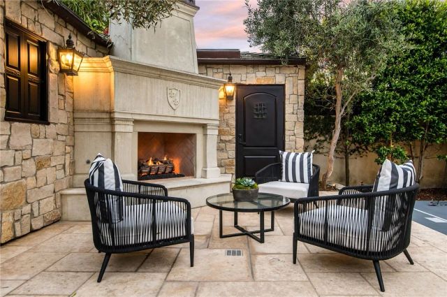 500 N Poinsettia Avenue, Manhattan Beach, CA 90266