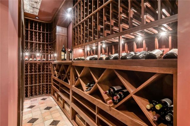 500 N Poinsettia Avenue, Manhattan Beach, CA 90266