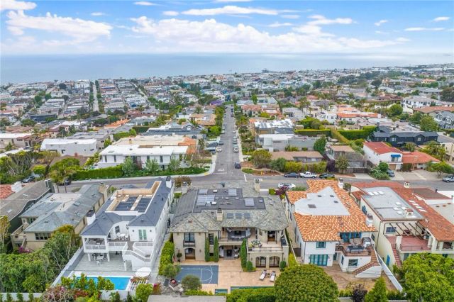 500 N Poinsettia Avenue, Manhattan Beach, CA 90266