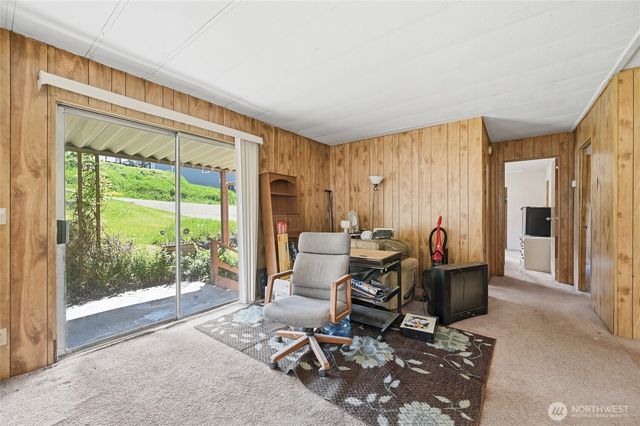32711 Commission Avenue, Black Diamond, WA 98010