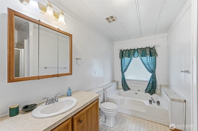 32711 Commission Avenue, Black Diamond, WA 98010