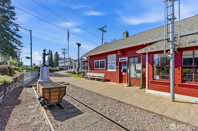 32711 Commission Avenue, Black Diamond, WA 98010