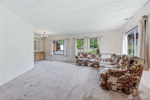 32711 Commission Avenue, Black Diamond, WA 98010