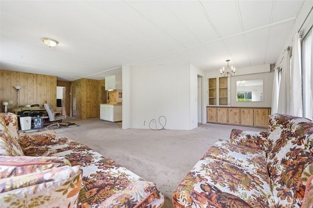 32711 Commission Avenue, Black Diamond, WA 98010