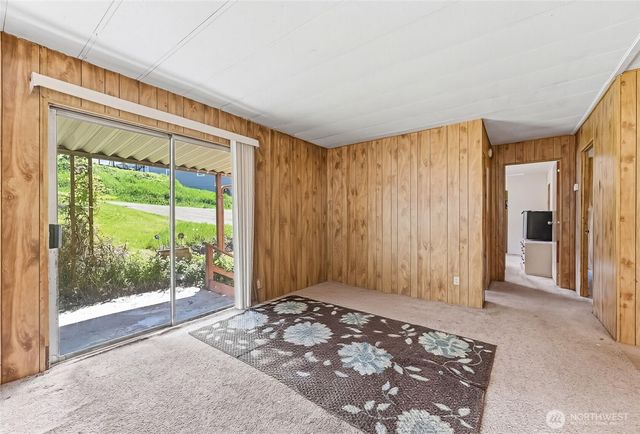 32711 Commission Avenue, Black Diamond, WA 98010