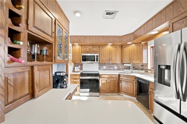 32 Robert Drive, Allentown City, PA 18104