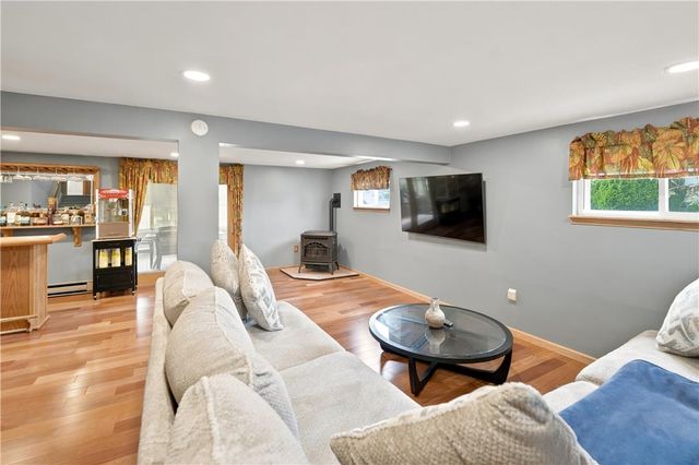 32 Robert Drive, Allentown City, PA 18104