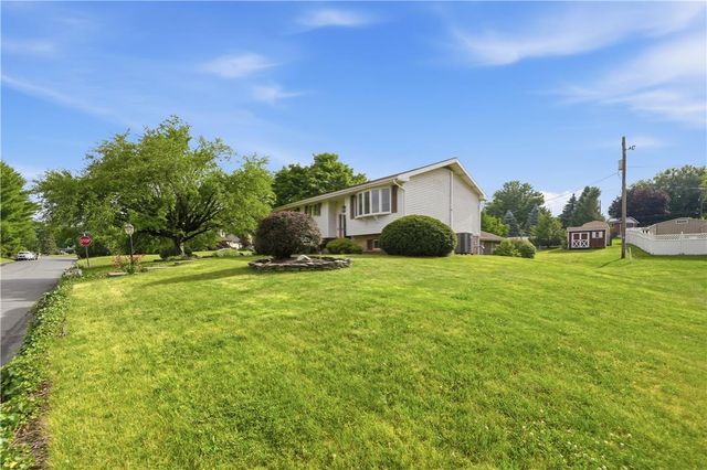 32 Robert Drive, Allentown City, PA 18104