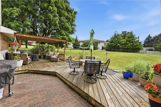 32 Robert Drive, Allentown City, PA 18104