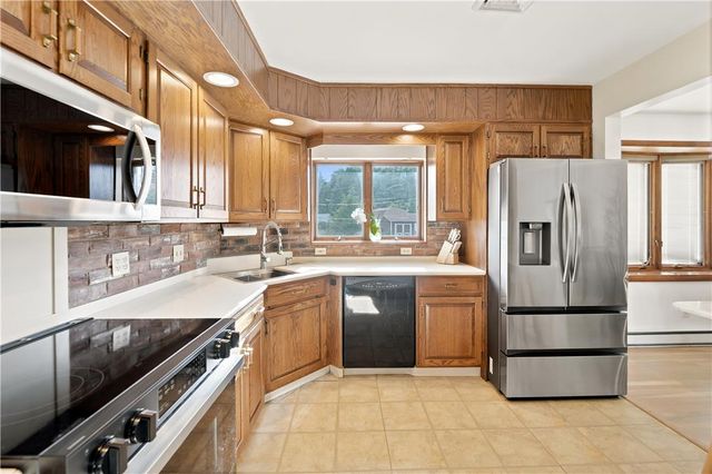 32 Robert Drive, Allentown City, PA 18104