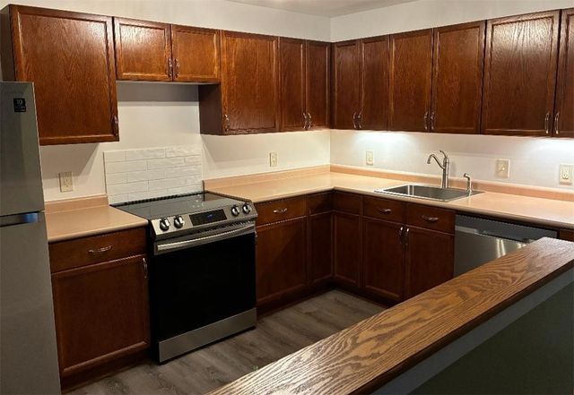 2 School Street 217, Lincoln, RI 02865