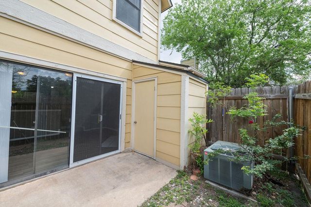 11901 Swearingen DR 15, Austin, TX 78758