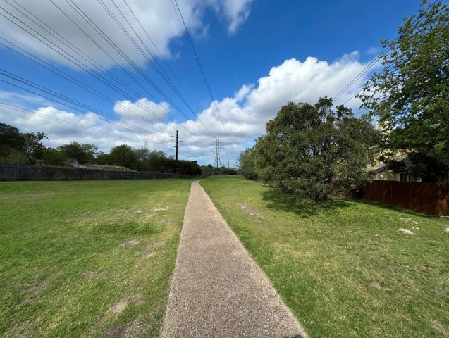 11901 Swearingen DR 15, Austin, TX 78758