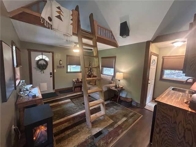 5298 Chihuahua Road, Higginsville, MO 64037