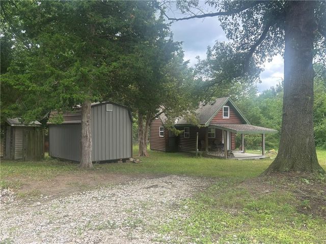 5298 Chihuahua Road, Higginsville, MO 64037