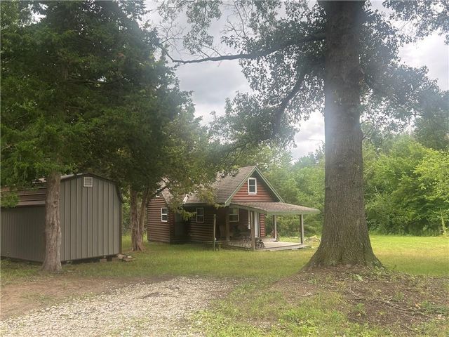5298 Chihuahua Road, Higginsville, MO 64037