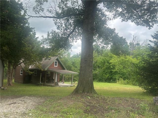 5298 Chihuahua Road, Higginsville, MO 64037
