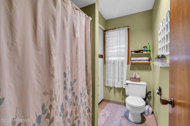35 Marlboro Street, Morganville, NJ 07751