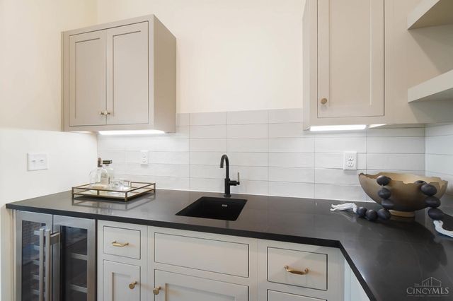 2800 Erie Avenue, Cincinnati, OH 45208