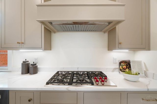 2800 Erie Avenue, Cincinnati, OH 45208