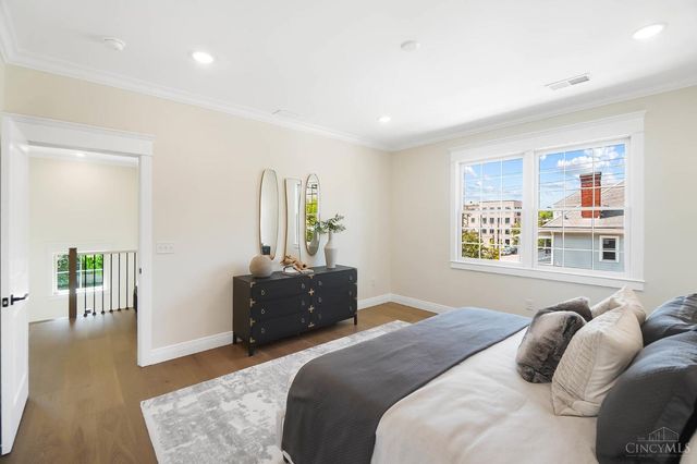 2800 Erie Avenue, Cincinnati, OH 45208