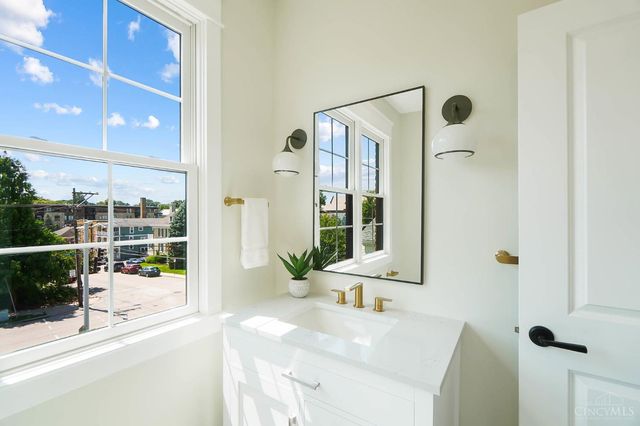 2800 Erie Avenue, Cincinnati, OH 45208