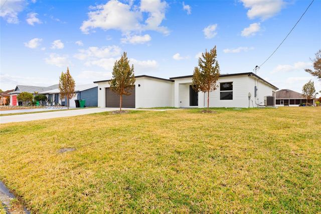 560 SW Carter Avenue, Port St. Lucie, Port St Lucie, FL 34983
