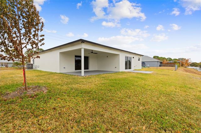 560 SW Carter Avenue, Port St. Lucie, Port St Lucie, FL 34983