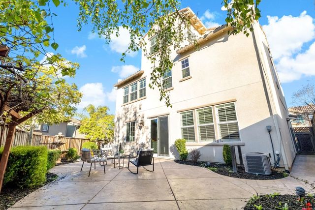 300 Crestridge Court, San Jose, CA 95138