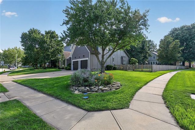 14602 S Hagan Street, Olathe, KS 66062