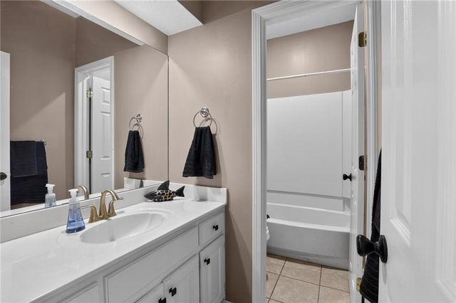 14602 S Hagan Street, Olathe, KS 66062