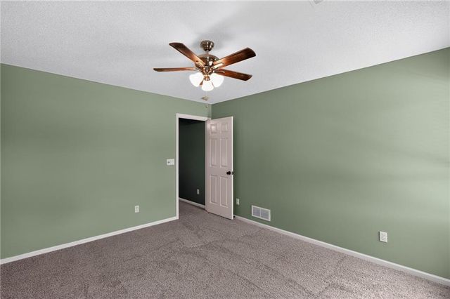 14602 S Hagan Street, Olathe, KS 66062