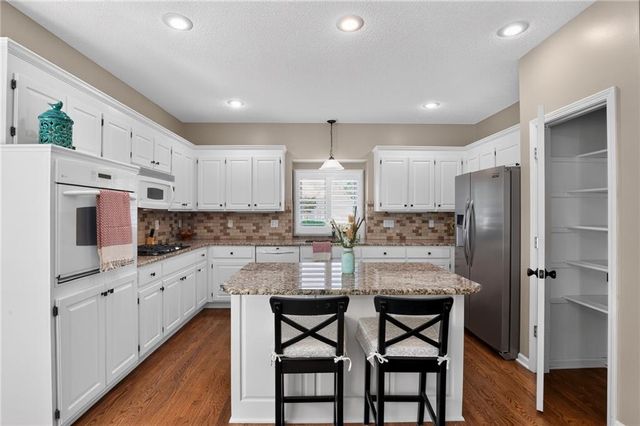 14602 S Hagan Street, Olathe, KS 66062