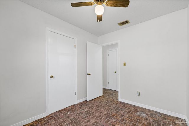 7599 Woods Rd, Pensacola, FL 32526