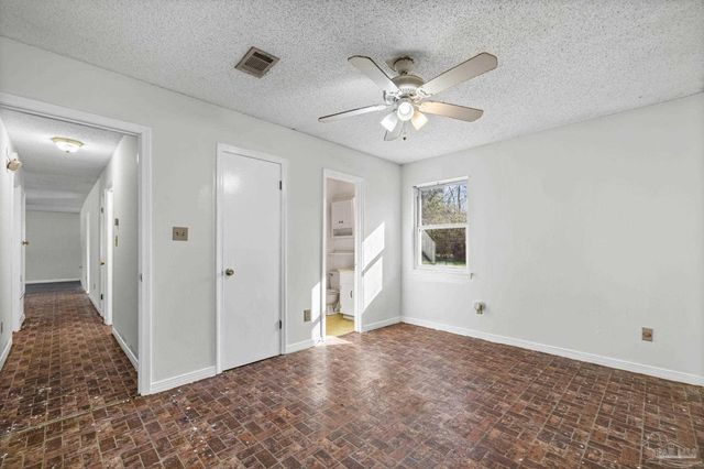 7599 Woods Rd, Pensacola, FL 32526